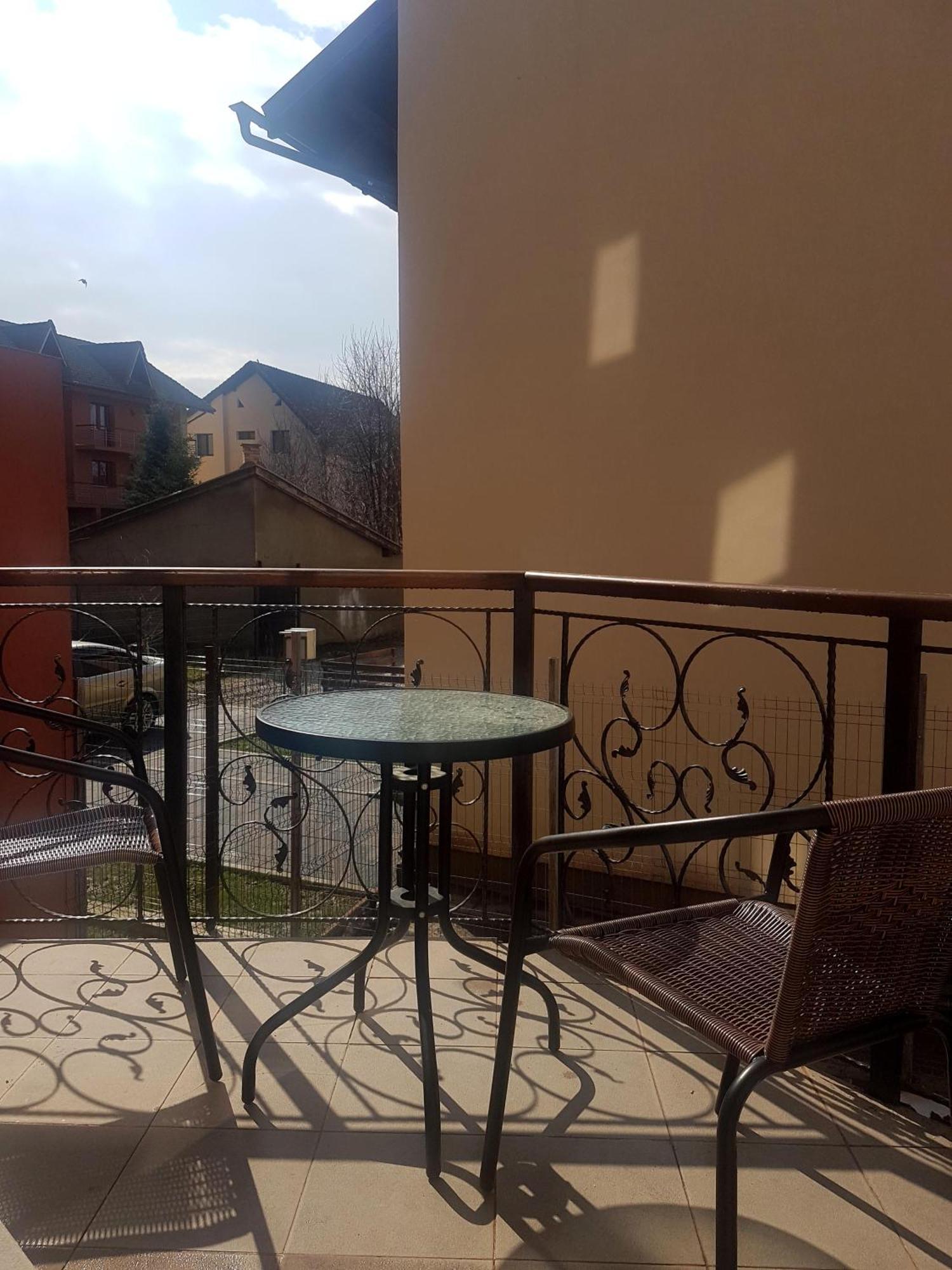 Magic Apartment Braşov Buitenkant foto